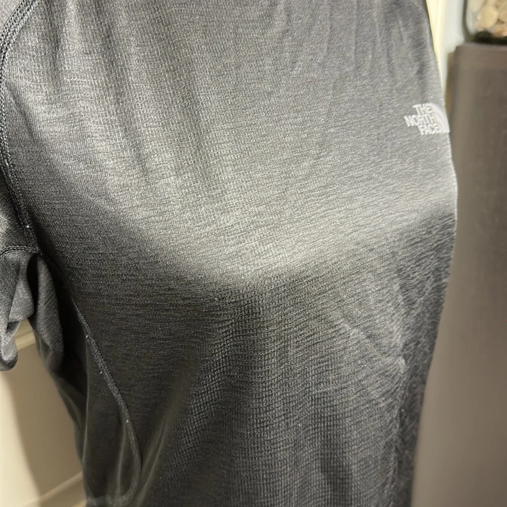 The North Face shirt size small